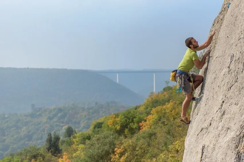 Dvigrad_climbing_01-5559_y7nrnk