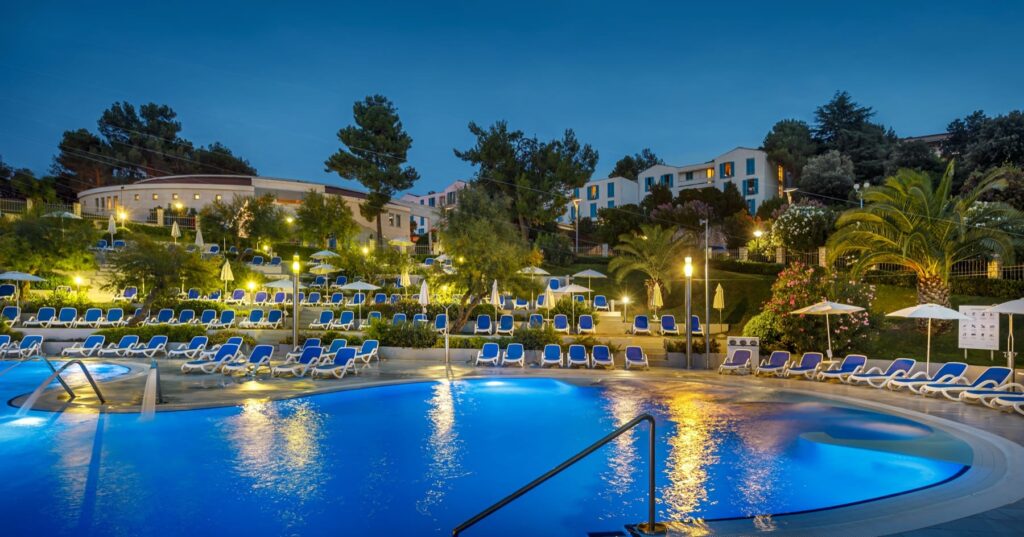 accommodation-indoor-sports_eftbpu